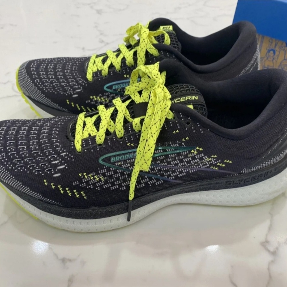 Women's Running Shoes Size 8. Brooks Glycerin 19.